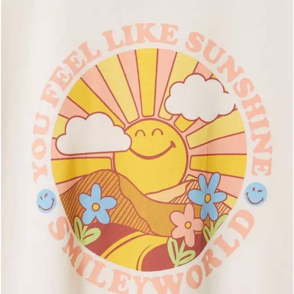 Nwot SmileyWorld Sunshine Graphic Tee